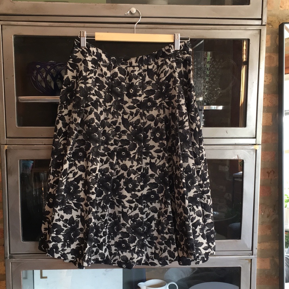 💕 Isaac Mizrahi/Target Pleated Floral Skirt